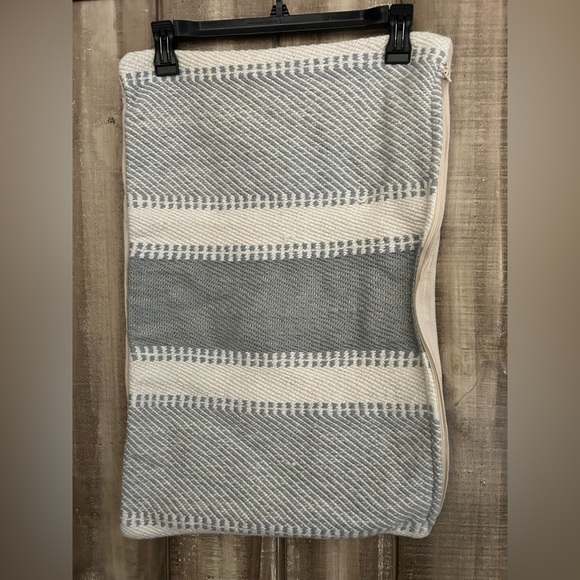 Pottery Barn lumbar pillow cover - Picture 2 of 9